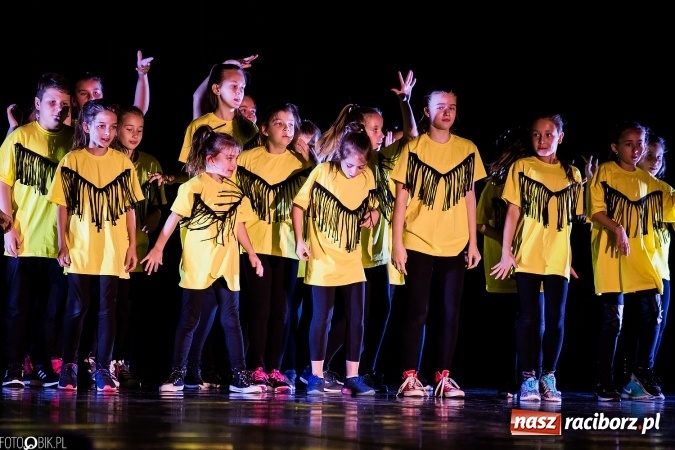 Zdjęcie w galerii na portalu naszraciborz.pl: Wielka taneczna uczta z zespołem SKAZA wiadomości z regionu