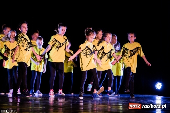Zdjęcie w galerii na portalu naszraciborz.pl: Wielka taneczna uczta z zespołem SKAZA wiadomości z regionu