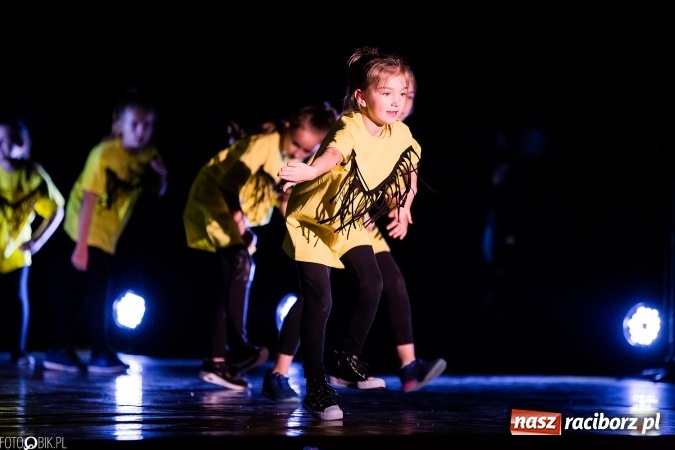Zdjęcie w galerii na portalu naszraciborz.pl: Wielka taneczna uczta z zespołem SKAZA wiadomości z regionu