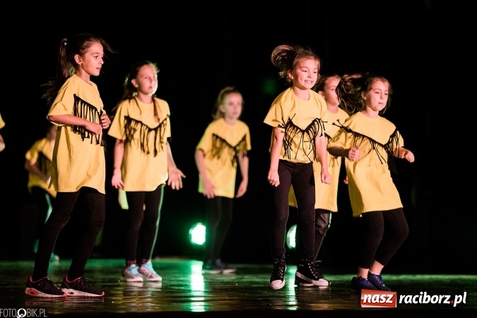 Zdjęcie w galerii na portalu naszraciborz.pl: Wielka taneczna uczta z zespołem SKAZA wiadomości z regionu