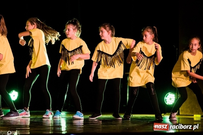 Zdjęcie w galerii na portalu naszraciborz.pl: Wielka taneczna uczta z zespołem SKAZA wiadomości z regionu