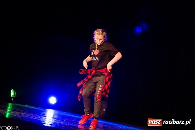 Zdjęcie w galerii na portalu naszraciborz.pl: Wielka taneczna uczta z zespołem SKAZA wiadomości z regionu