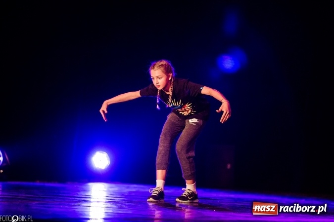 Zdjęcie w galerii na portalu naszraciborz.pl: Wielka taneczna uczta z zespołem SKAZA wiadomości z regionu