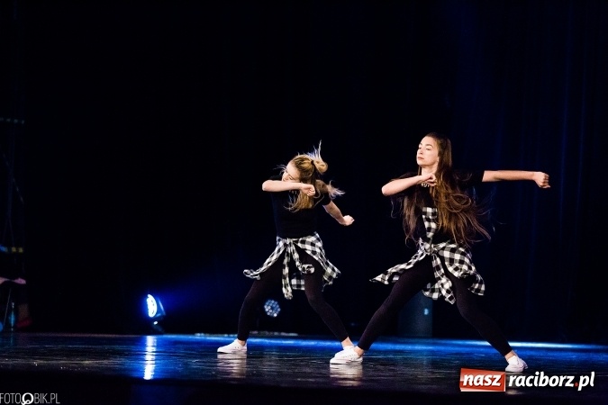 Zdjęcie w galerii na portalu naszraciborz.pl: Wielka taneczna uczta z zespołem SKAZA wiadomości z regionu