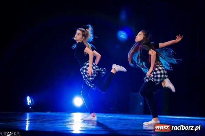 Zdjęcie w galerii na portalu naszraciborz.pl: Wielka taneczna uczta z zespołem SKAZA wiadomości z regionu