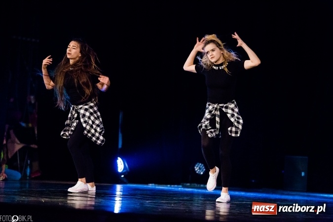 Zdjęcie w galerii na portalu naszraciborz.pl: Wielka taneczna uczta z zespołem SKAZA wiadomości z regionu