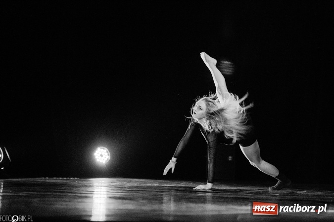 Zdjęcie w galerii na portalu naszraciborz.pl: Wielka taneczna uczta z zespołem SKAZA wiadomości z regionu