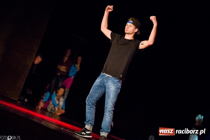 Zdjęcie w galerii na portalu naszraciborz.pl: Wielka taneczna uczta z zespołem SKAZA wiadomości z regionu