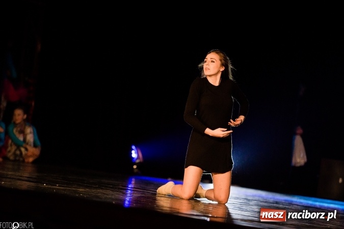 Zdjęcie w galerii na portalu naszraciborz.pl: Wielka taneczna uczta z zespołem SKAZA wiadomości z regionu