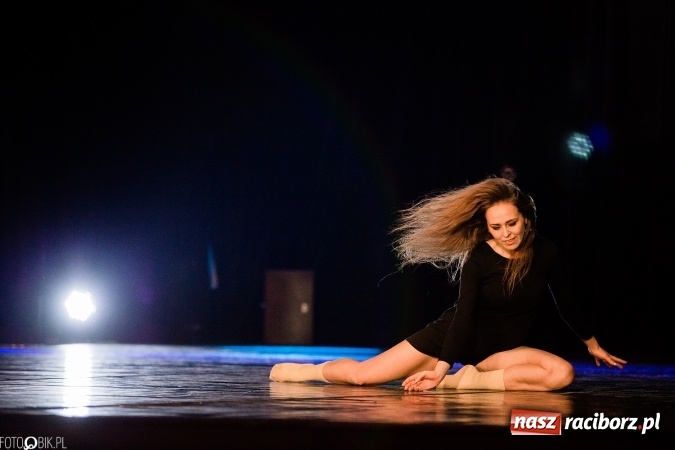 Zdjęcie w galerii na portalu naszraciborz.pl: Wielka taneczna uczta z zespołem SKAZA wiadomości z regionu