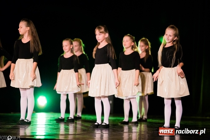 Zdjęcie w galerii na portalu naszraciborz.pl: Wielka taneczna uczta z zespołem SKAZA wiadomości z regionu