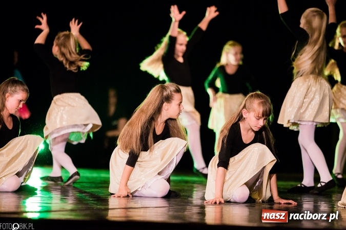 Zdjęcie w galerii na portalu naszraciborz.pl: Wielka taneczna uczta z zespołem SKAZA wiadomości z regionu