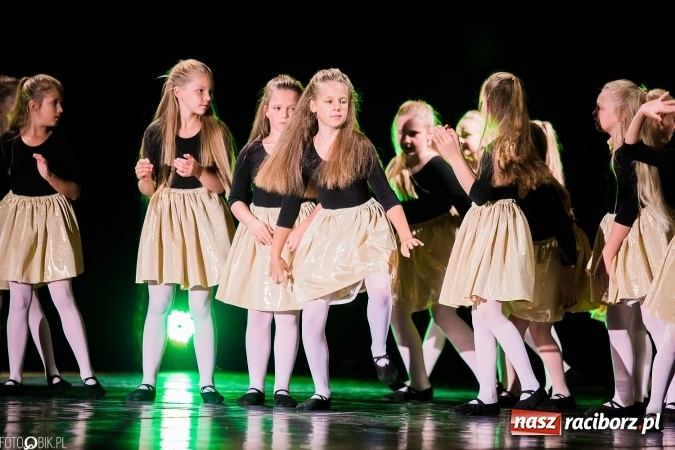 Zdjęcie w galerii na portalu naszraciborz.pl: Wielka taneczna uczta z zespołem SKAZA wiadomości z regionu