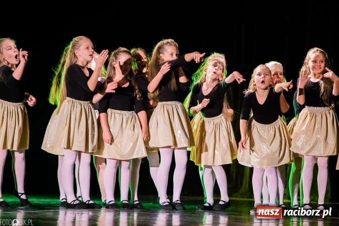 Zdjęcie w galerii na portalu naszraciborz.pl: Wielka taneczna uczta z zespołem SKAZA wiadomości z regionu