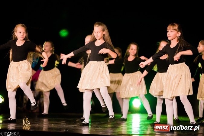 Zdjęcie w galerii na portalu naszraciborz.pl: Wielka taneczna uczta z zespołem SKAZA wiadomości z regionu