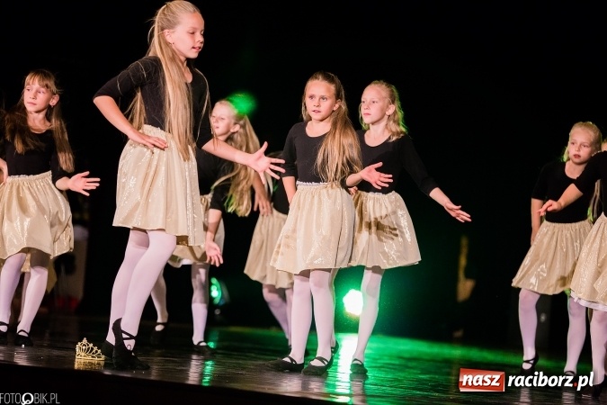 Zdjęcie w galerii na portalu naszraciborz.pl: Wielka taneczna uczta z zespołem SKAZA wiadomości z regionu