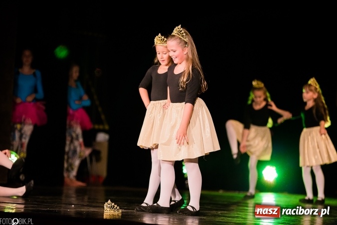 Zdjęcie w galerii na portalu naszraciborz.pl: Wielka taneczna uczta z zespołem SKAZA wiadomości z regionu