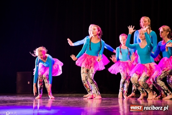 Zdjęcie w galerii na portalu naszraciborz.pl: Wielka taneczna uczta z zespołem SKAZA wiadomości z regionu
