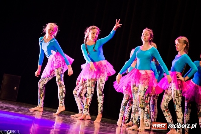 Zdjęcie w galerii na portalu naszraciborz.pl: Wielka taneczna uczta z zespołem SKAZA wiadomości z regionu