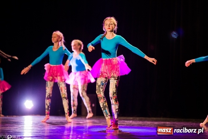 Zdjęcie w galerii na portalu naszraciborz.pl: Wielka taneczna uczta z zespołem SKAZA wiadomości z regionu