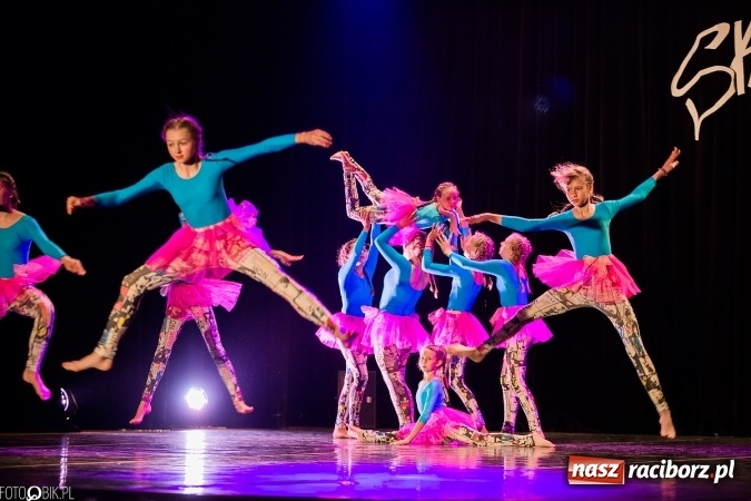 Zdjęcie w galerii na portalu naszraciborz.pl: Wielka taneczna uczta z zespołem SKAZA wiadomości z regionu