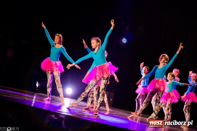 Zdjęcie w galerii na portalu naszraciborz.pl: Wielka taneczna uczta z zespołem SKAZA wiadomości z regionu