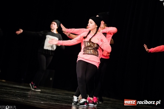 Zdjęcie w galerii na portalu naszraciborz.pl: Wielka taneczna uczta z zespołem SKAZA wiadomości z regionu