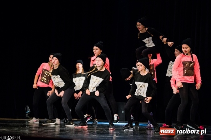 Zdjęcie w galerii na portalu naszraciborz.pl: Wielka taneczna uczta z zespołem SKAZA wiadomości z regionu