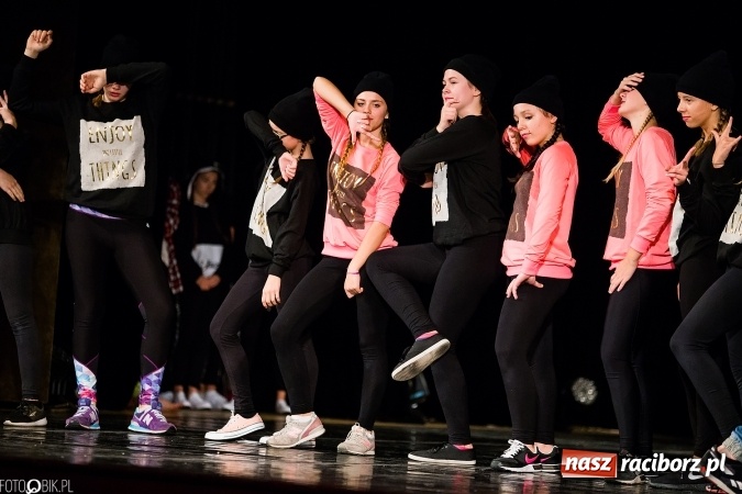 Zdjęcie w galerii na portalu naszraciborz.pl: Wielka taneczna uczta z zespołem SKAZA wiadomości z regionu