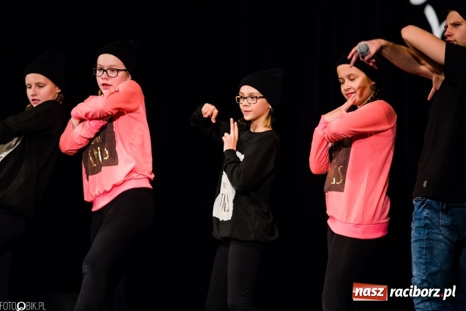 Zdjęcie w galerii na portalu naszraciborz.pl: Wielka taneczna uczta z zespołem SKAZA wiadomości z regionu