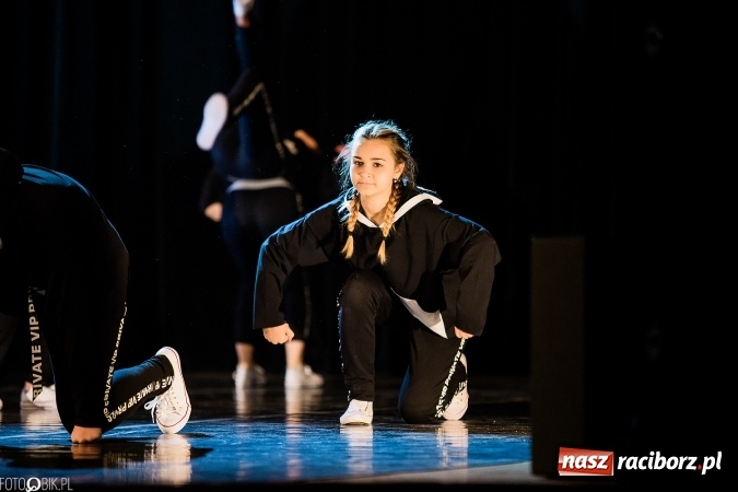 Zdjęcie w galerii na portalu naszraciborz.pl: Wielka taneczna uczta z zespołem SKAZA wiadomości z regionu