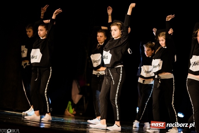 Zdjęcie w galerii na portalu naszraciborz.pl: Wielka taneczna uczta z zespołem SKAZA wiadomości z regionu