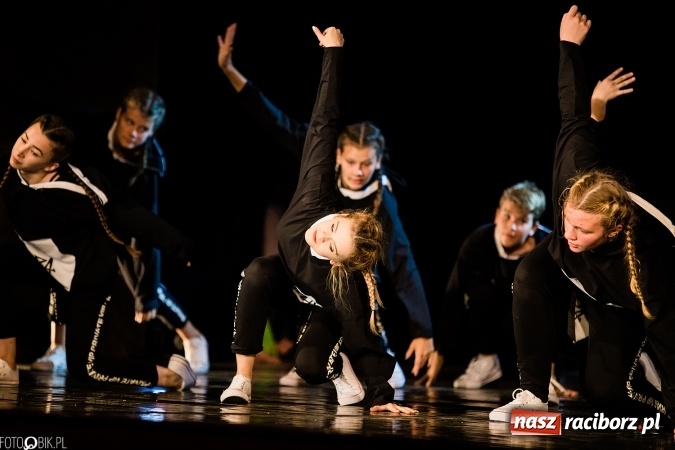 Zdjęcie w galerii na portalu naszraciborz.pl: Wielka taneczna uczta z zespołem SKAZA wiadomości z regionu