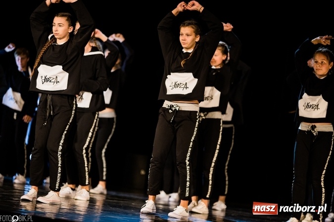 Zdjęcie w galerii na portalu naszraciborz.pl: Wielka taneczna uczta z zespołem SKAZA wiadomości z regionu