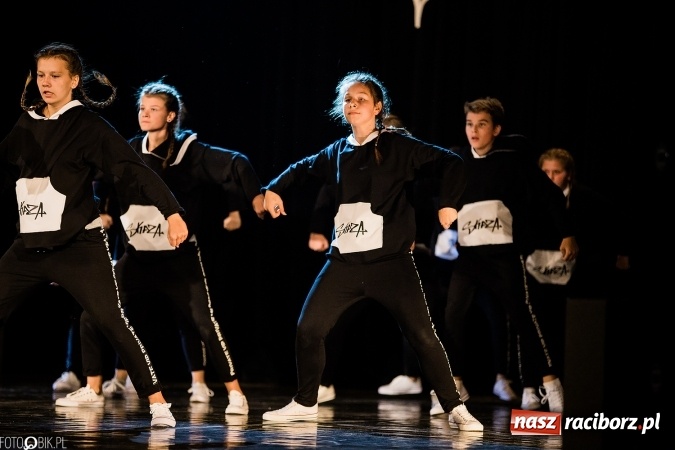 Zdjęcie w galerii na portalu naszraciborz.pl: Wielka taneczna uczta z zespołem SKAZA wiadomości z regionu