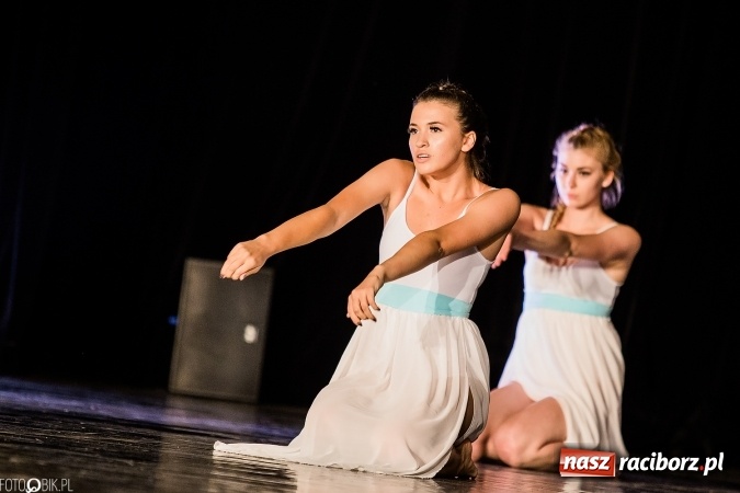 Zdjęcie w galerii na portalu naszraciborz.pl: Wielka taneczna uczta z zespołem SKAZA wiadomości z regionu