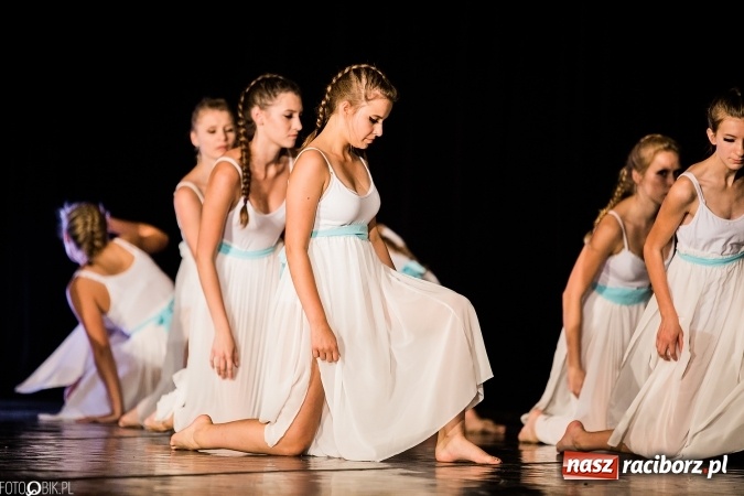 Zdjęcie w galerii na portalu naszraciborz.pl: Wielka taneczna uczta z zespołem SKAZA wiadomości z regionu