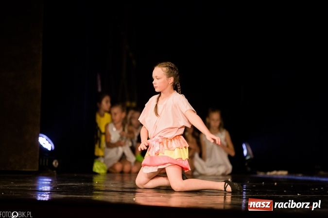 Zdjęcie w galerii na portalu naszraciborz.pl: Wielka taneczna uczta z zespołem SKAZA wiadomości z regionu