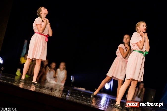 Zdjęcie w galerii na portalu naszraciborz.pl: Wielka taneczna uczta z zespołem SKAZA wiadomości z regionu