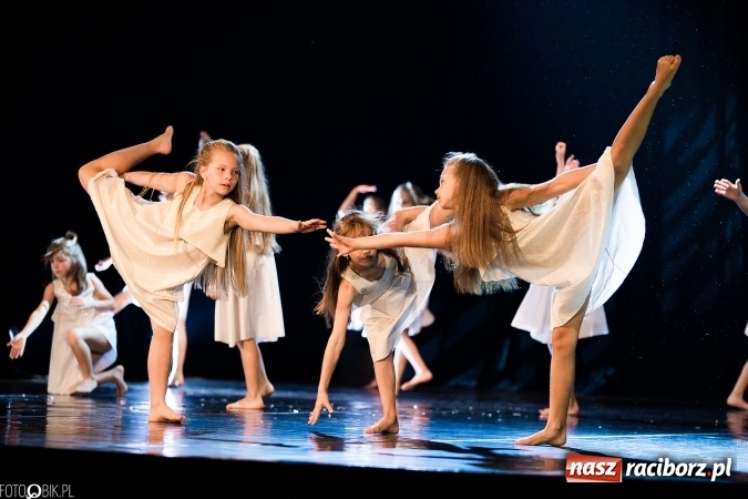 Zdjęcie w galerii na portalu naszraciborz.pl: Wielka taneczna uczta z zespołem SKAZA wiadomości z regionu