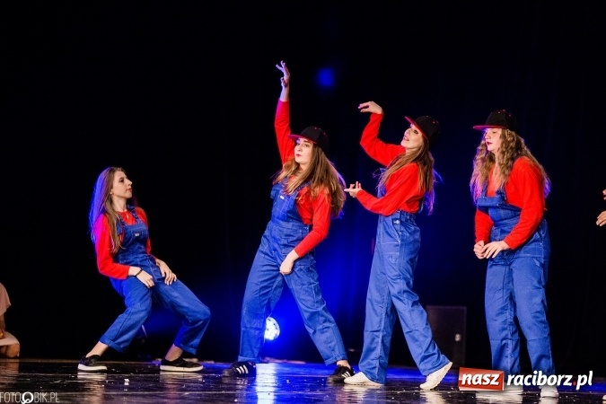 Zdjęcie w galerii na portalu naszraciborz.pl: Wielka taneczna uczta z zespołem SKAZA wiadomości z regionu