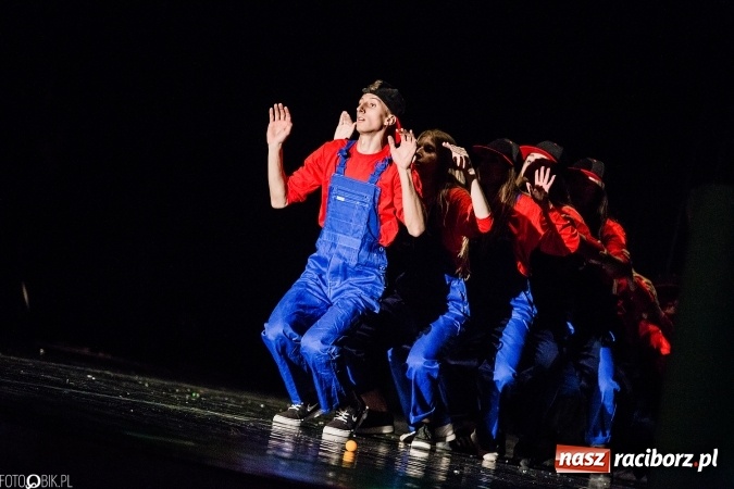 Zdjęcie w galerii na portalu naszraciborz.pl: Wielka taneczna uczta z zespołem SKAZA wiadomości z regionu