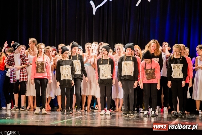 Zdjęcie w galerii na portalu naszraciborz.pl: Wielka taneczna uczta z zespołem SKAZA wiadomości z regionu