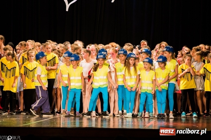 Zdjęcie w galerii na portalu naszraciborz.pl: Wielka taneczna uczta z zespołem SKAZA wiadomości z regionu