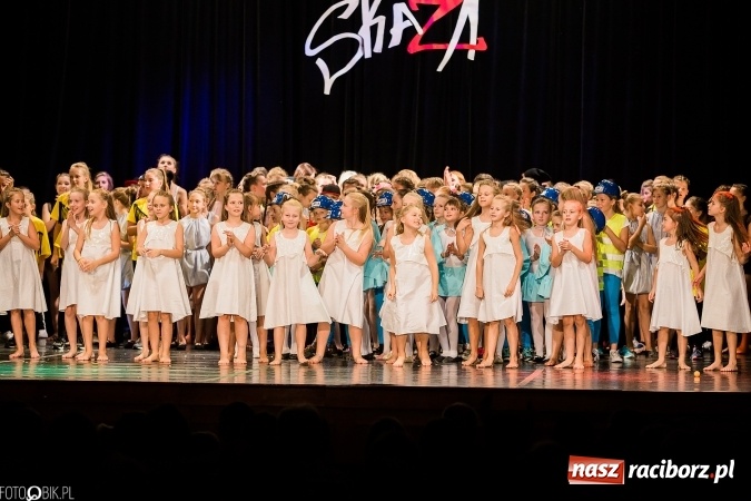Zdjęcie w galerii na portalu naszraciborz.pl: Wielka taneczna uczta z zespołem SKAZA wiadomości z regionu