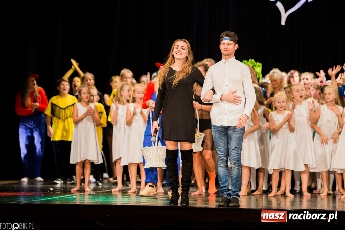 Zdjęcie w galerii na portalu naszraciborz.pl: Wielka taneczna uczta z zespołem SKAZA wiadomości z regionu