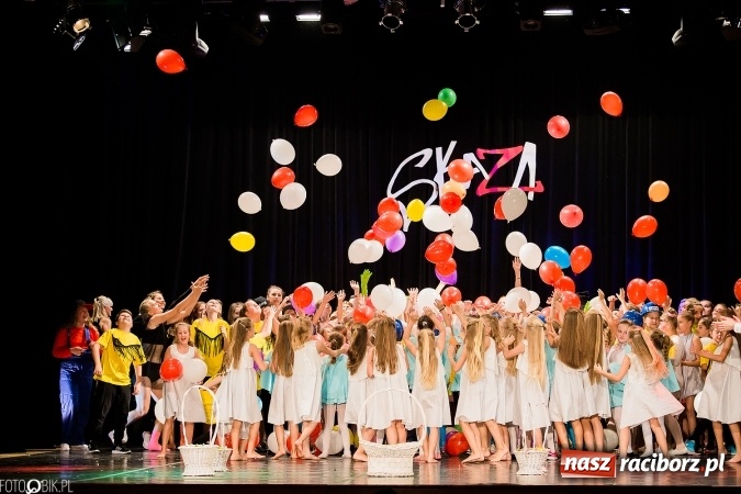 Zdjęcie w galerii na portalu naszraciborz.pl: Wielka taneczna uczta z zespołem SKAZA wiadomości z regionu