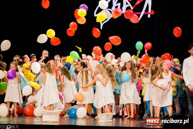 Zdjęcie w galerii na portalu naszraciborz.pl: Wielka taneczna uczta z zespołem SKAZA wiadomości z regionu
