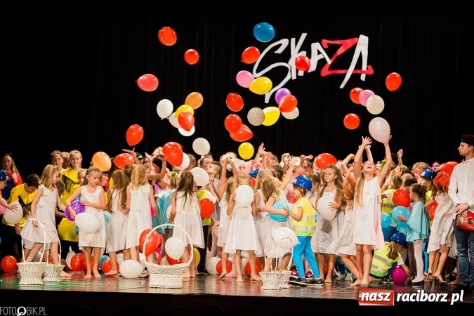 Zdjęcie w galerii na portalu naszraciborz.pl: Wielka taneczna uczta z zespołem SKAZA wiadomości z regionu