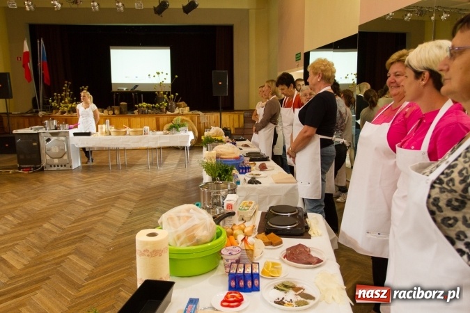 Zdjęcie w galerii na portalu naszraciborz.pl: Kulinarny powrót do tradycji - warsztaty w Krzanowicach  wiadomości z regionu